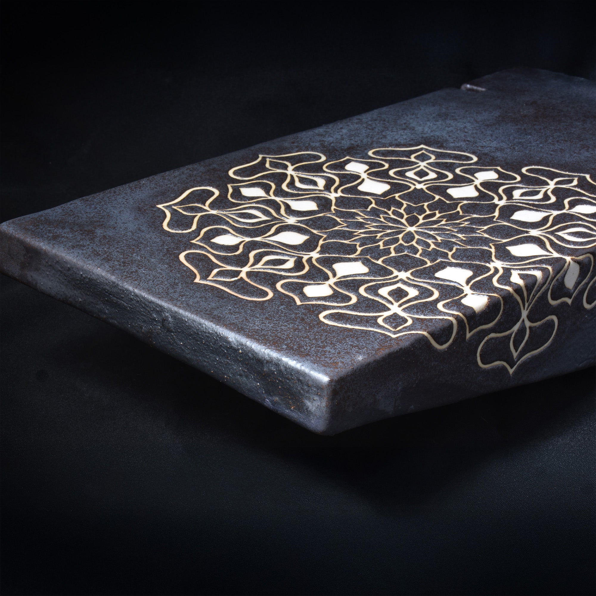 Vases with a Fulcrum